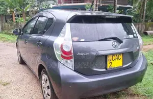 Toyota Aqua G Grade 2012 Car (Used)