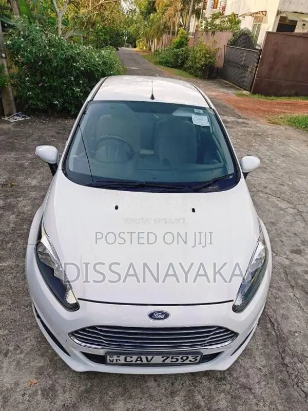 Ford Fiesta Sedan 2015 Car (Used)