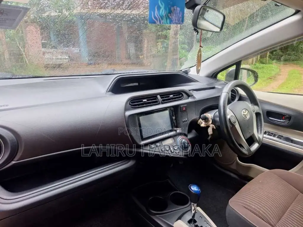 Toyota Aqua G Grade 2012 Car (Used)