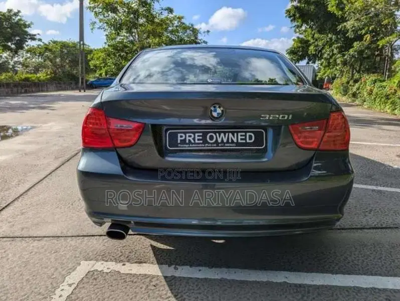 BMW 320i 2010 Car (Used)