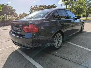 BMW 320i 2010 Car (Used)
