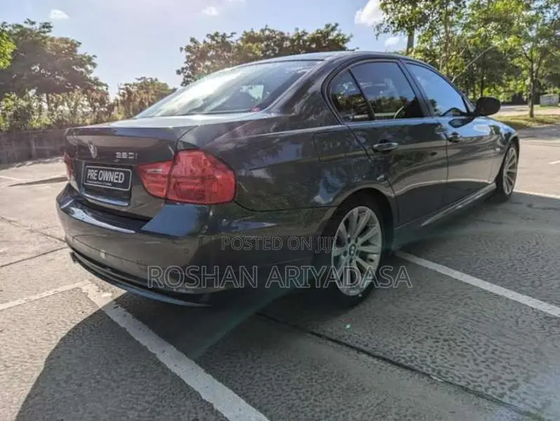 BMW 320i 2010 Car (Used)