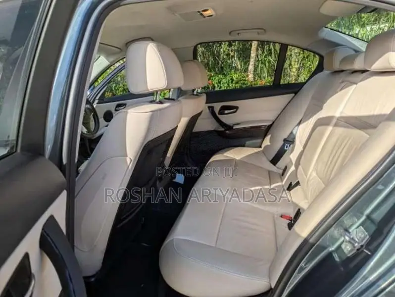 BMW 320i 2010 Car (Used)
