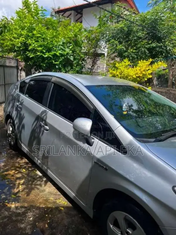 Toyota Prius 2012 Car (Used)