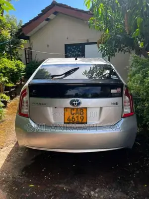 Toyota Prius 2012 Car (Used)