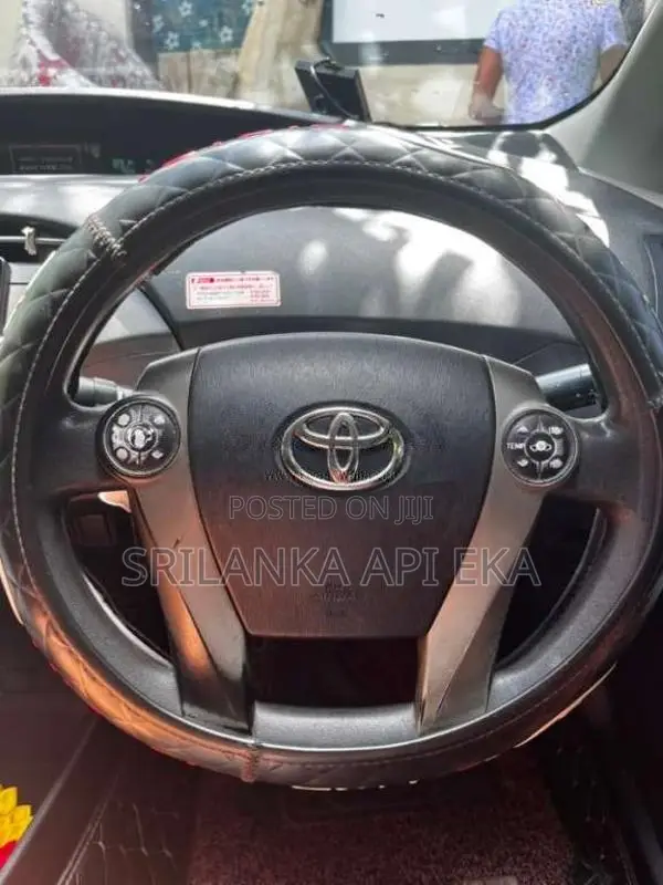 Toyota Prius 2012 Car (Used)