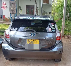 Toyota Aqua 2013 Car (Used)