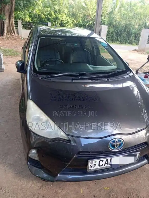 Toyota Aqua 2013 Car (Used)