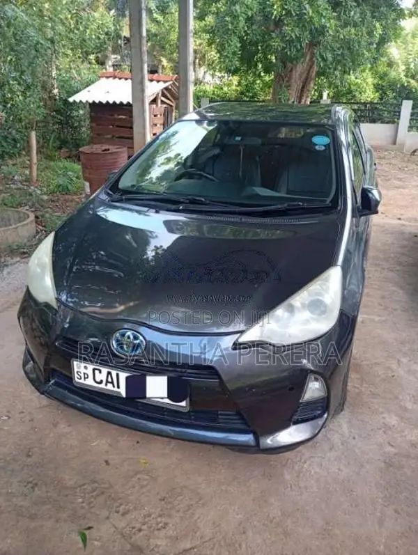 Toyota Aqua 2013 Car (Used)