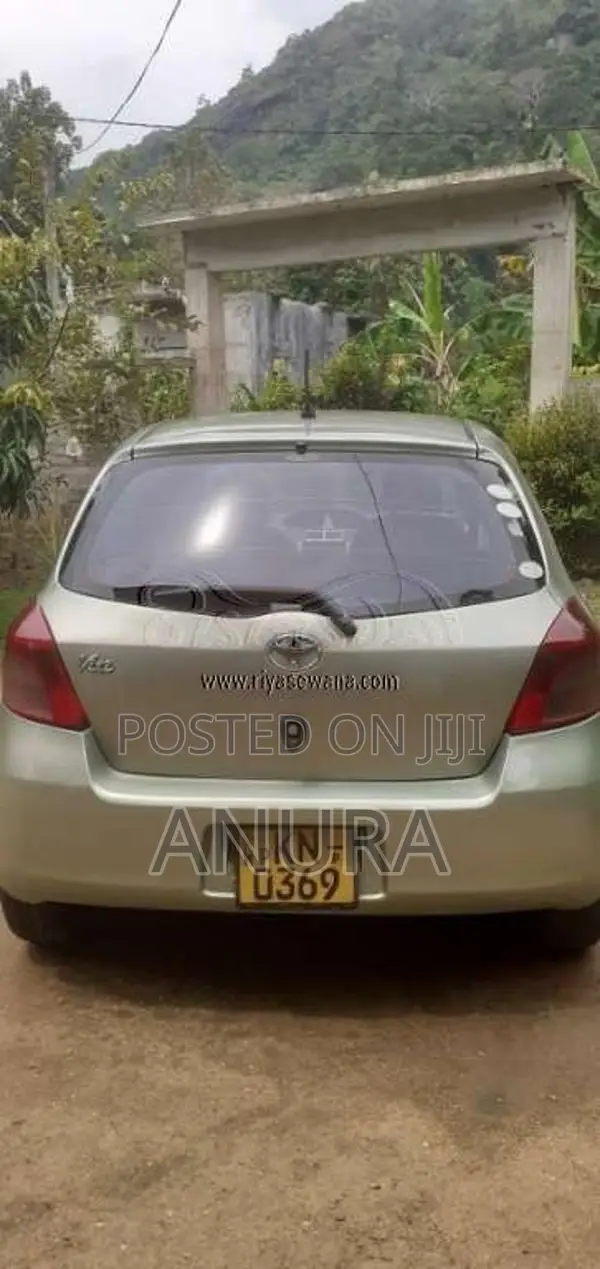 Toyota Vitz 2007 Car (Used)