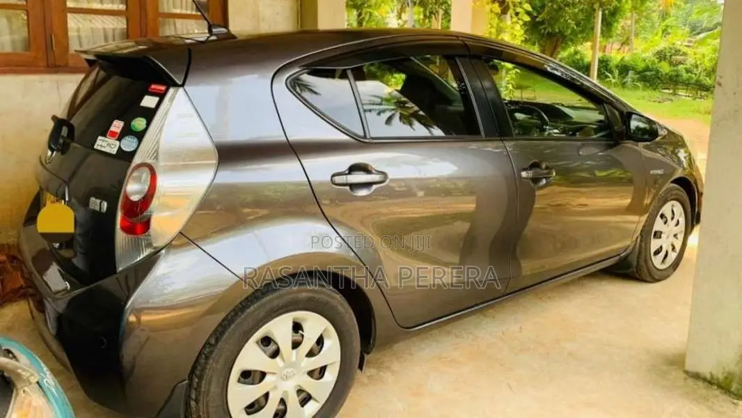 Toyota Aqua 2013 Car (Used)