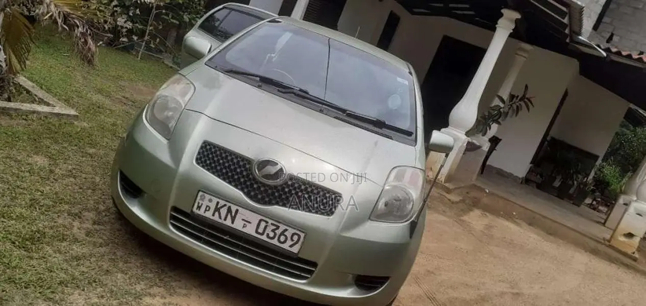 Toyota Vitz 2007 Car (Used)