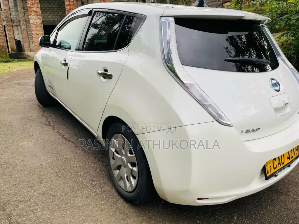 Nissan Leaf 2014 Car (Used)