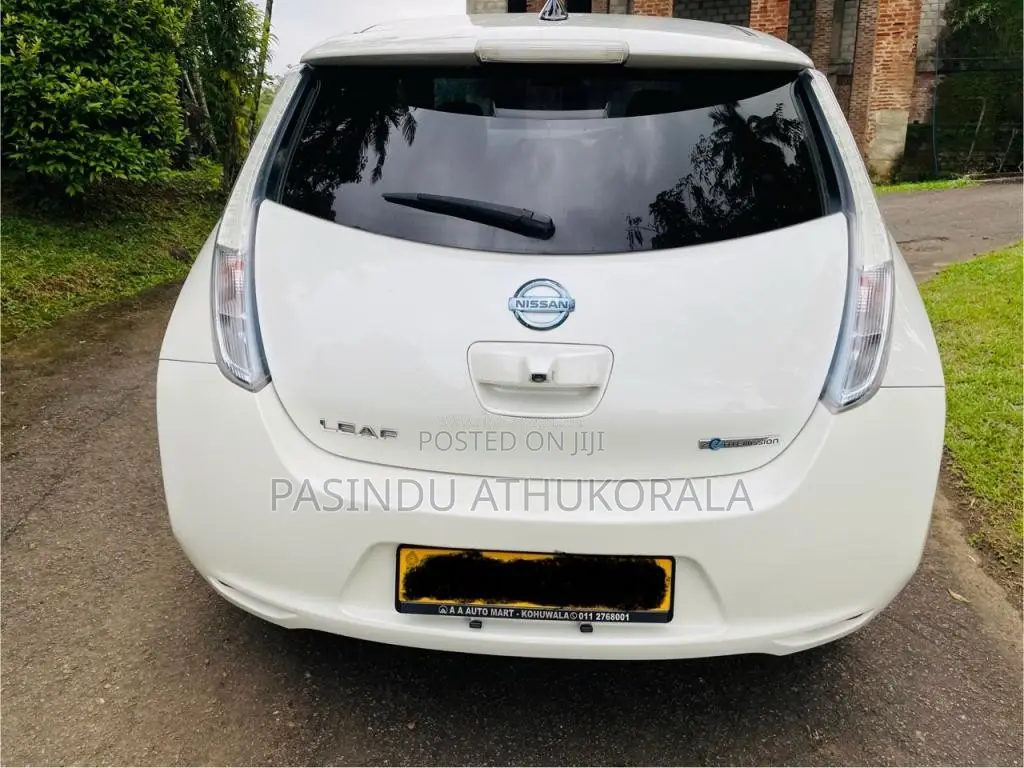 Nissan Leaf 2014 Car (Used)