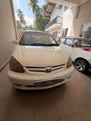 Toyota Platz 2002 Car (Used)