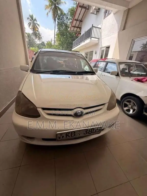 Toyota Platz 2002 Car (Used)