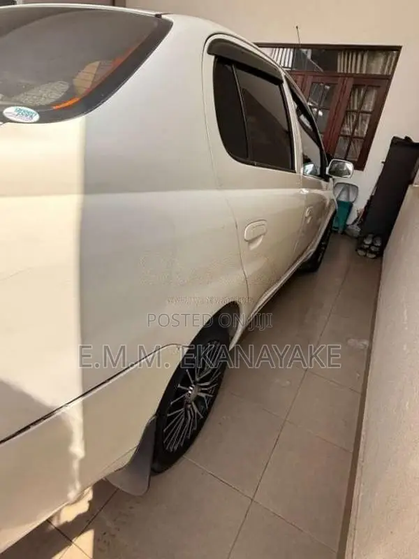 Toyota Platz 2002 Car (Used)