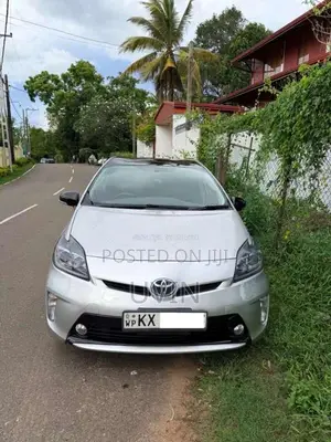 Toyota Prius 2012 Car (Used)