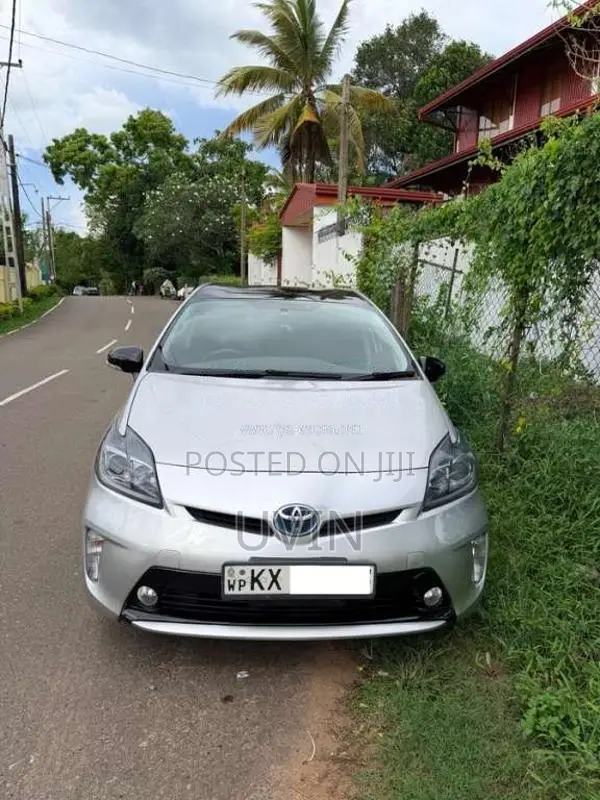 Toyota Prius 2012 Car (Used)
