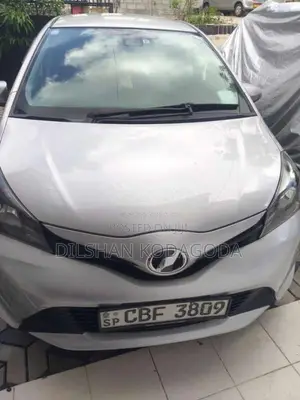 Toyota Vitz 2015 Car (Used)