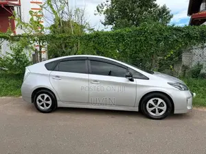 Toyota Prius 2012 Car (Used)