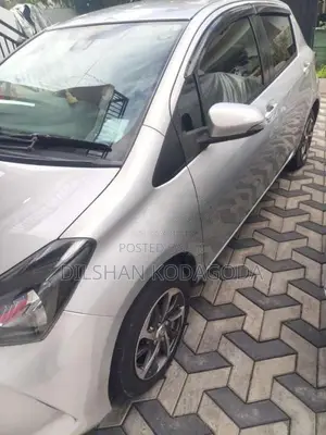Toyota Vitz 2015 Car (Used)
