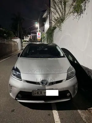 Toyota Prius 2012 Car (Used)