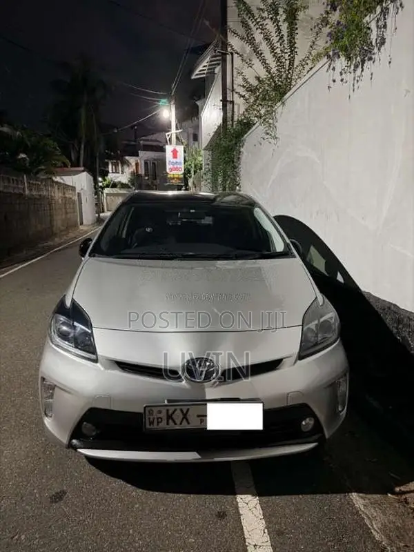 Toyota Prius 2012 Car (Used)
