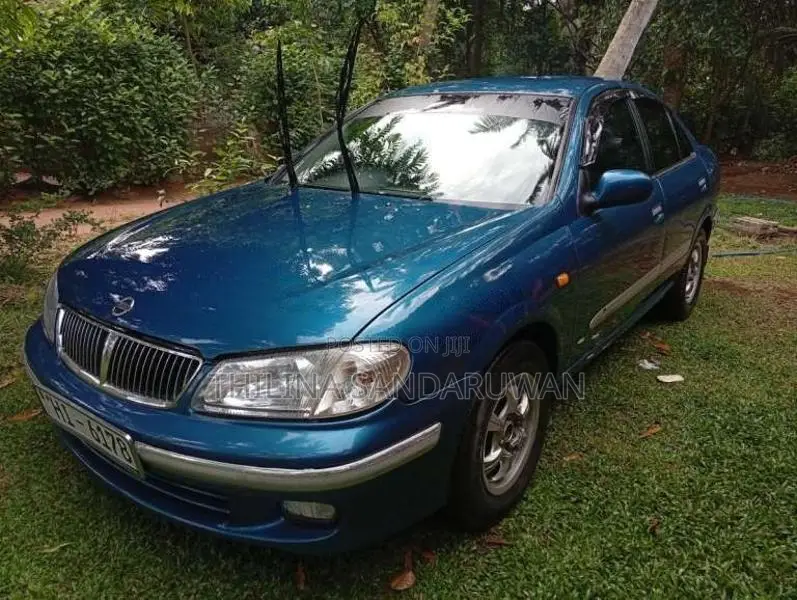 Nissan N16 2000 Car (Used)