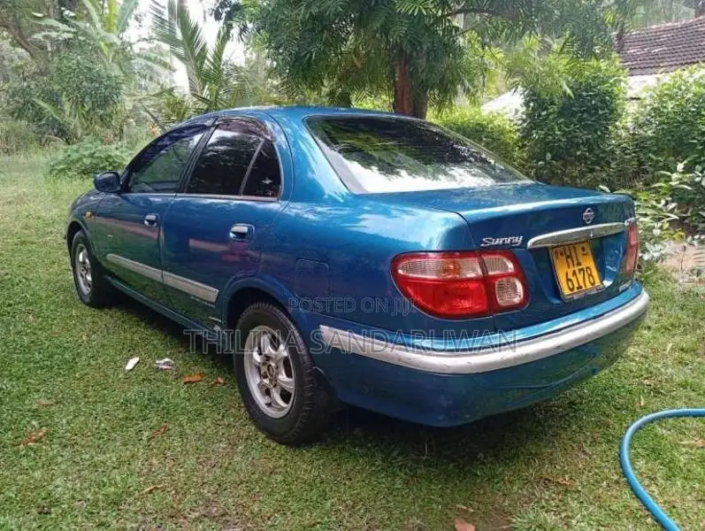 Nissan N16 2000 Car (Used)