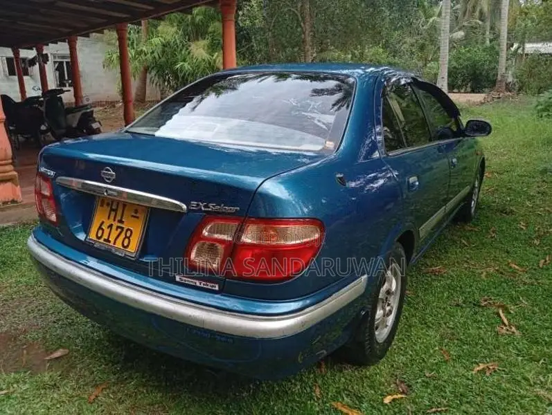 Nissan N16 2000 Car (Used)