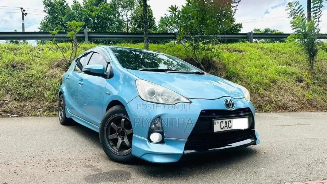 Toyota Aqua 2014 Car (Used)