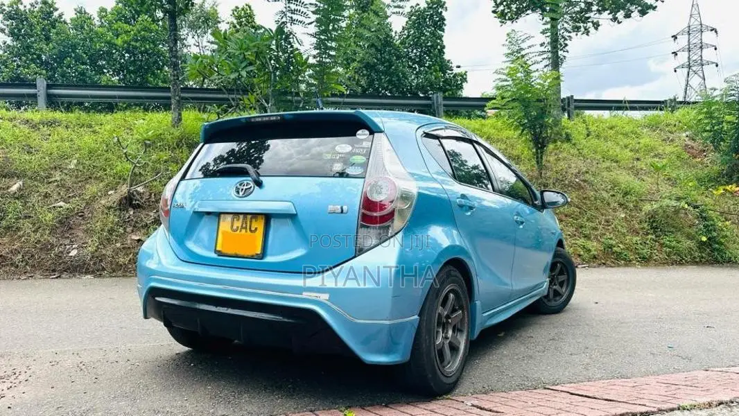 Toyota Aqua 2014 Car (Used)