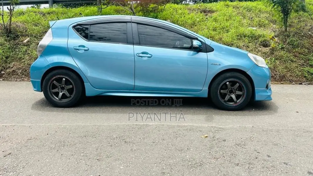 Toyota Aqua 2014 Car (Used)