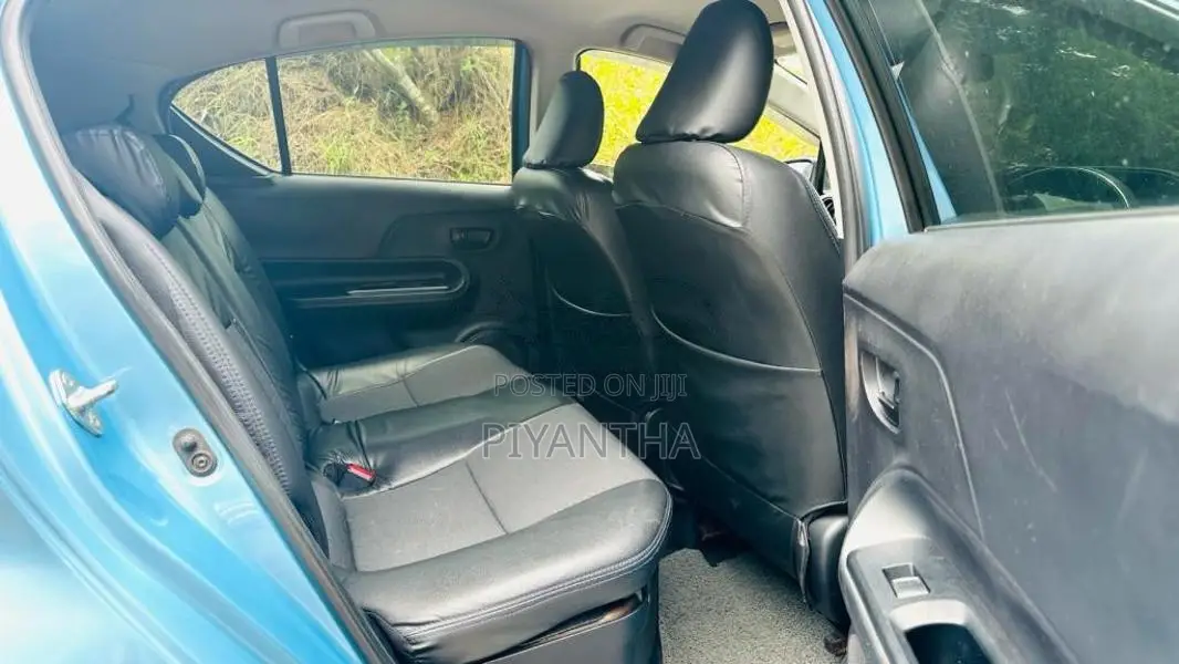 Toyota Aqua 2014 Car (Used)