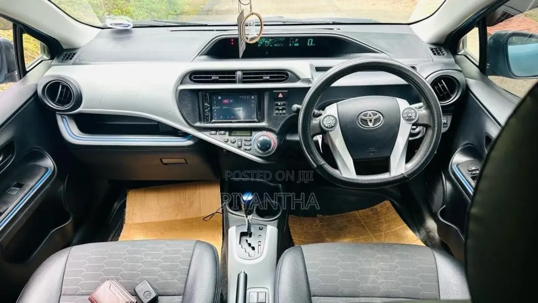 Toyota Aqua 2014 Car (Used)