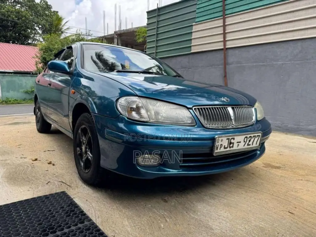 Nissan N16 2001 Car (Used)