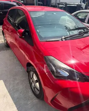 Toyota Vitz 2015 Car (Used)