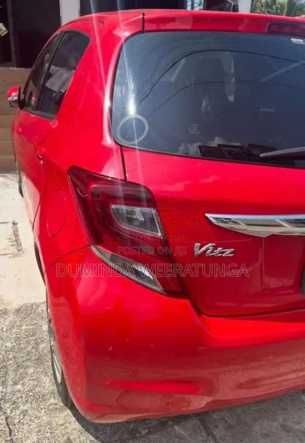 Toyota Vitz 2015 Car (Used)