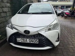 Toyota Vitz 2018 Car (Used)