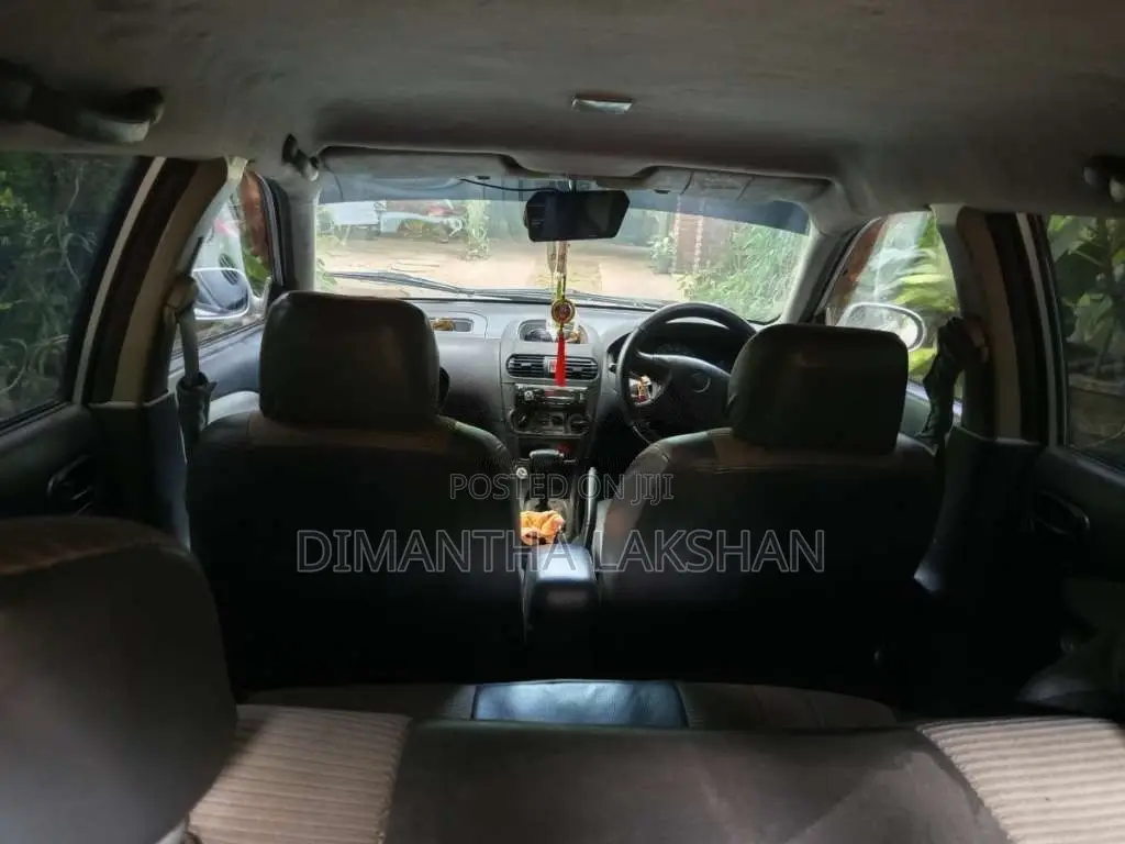 Nissan Wingroad Y11 2001 Car (Used)