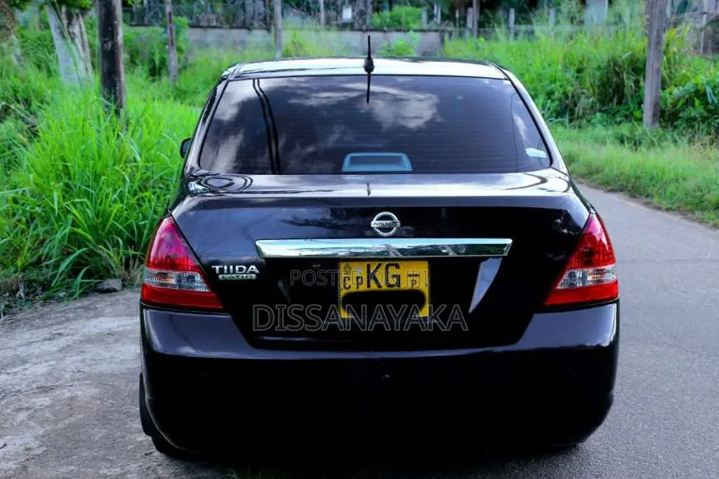 Nissan TIIDA LATIO 2007 Car (Used)