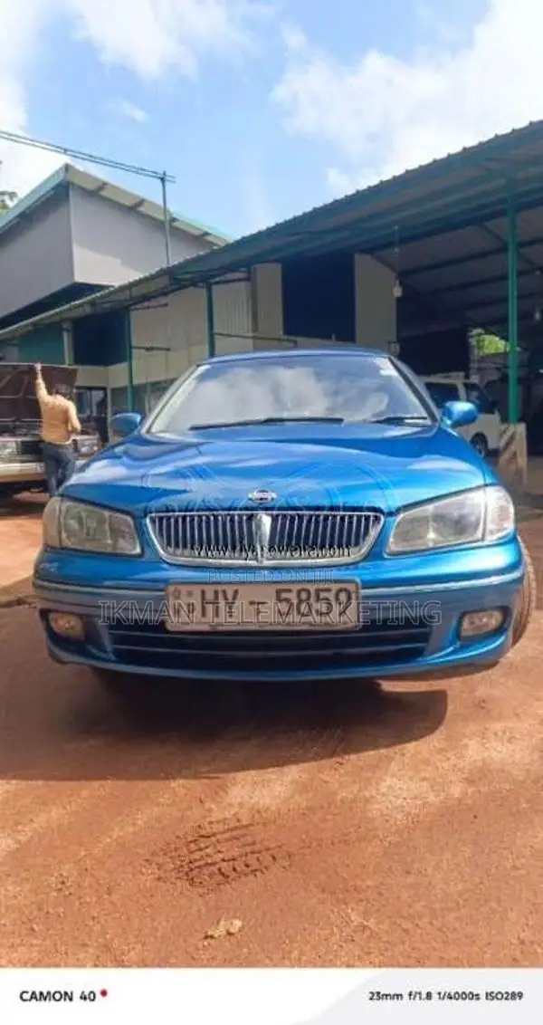 Nissan N16 2000 Car (Used)