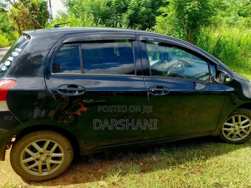 Toyota Vitz 2009 Car (Used)