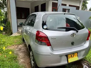 Toyota Vitz 2007 Car (Used)