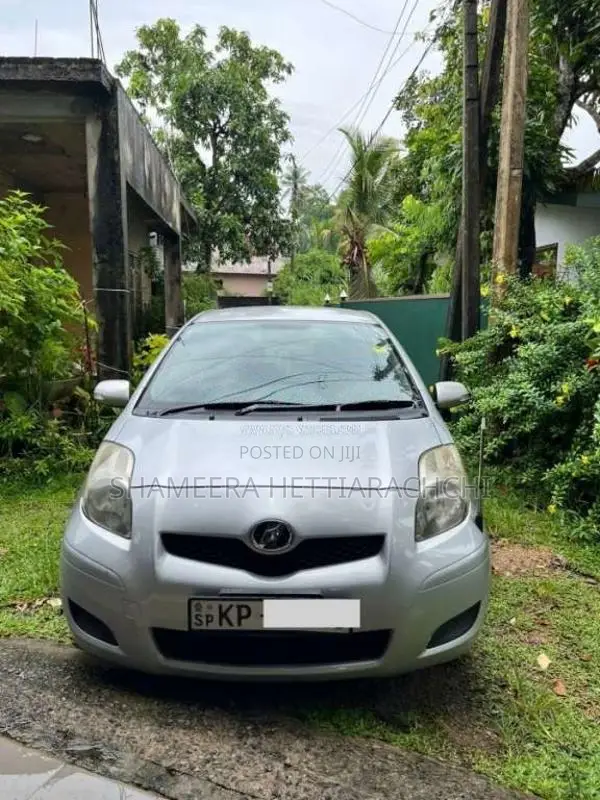 Toyota Vitz 2007 Car (Used)