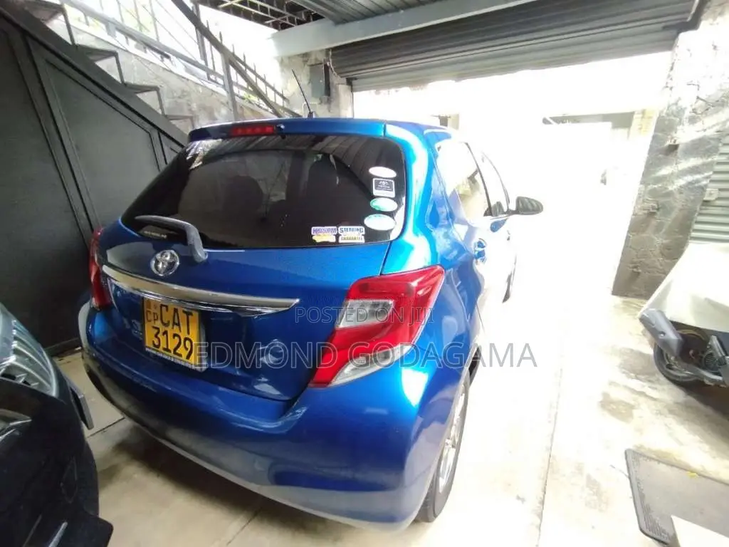Toyota Vitz 2014 Car (Used)