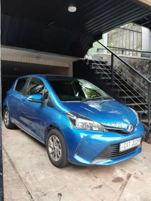 Toyota Vitz 2014 Car (Used)