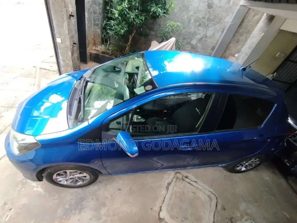 Toyota Vitz 2014 Car (Used)