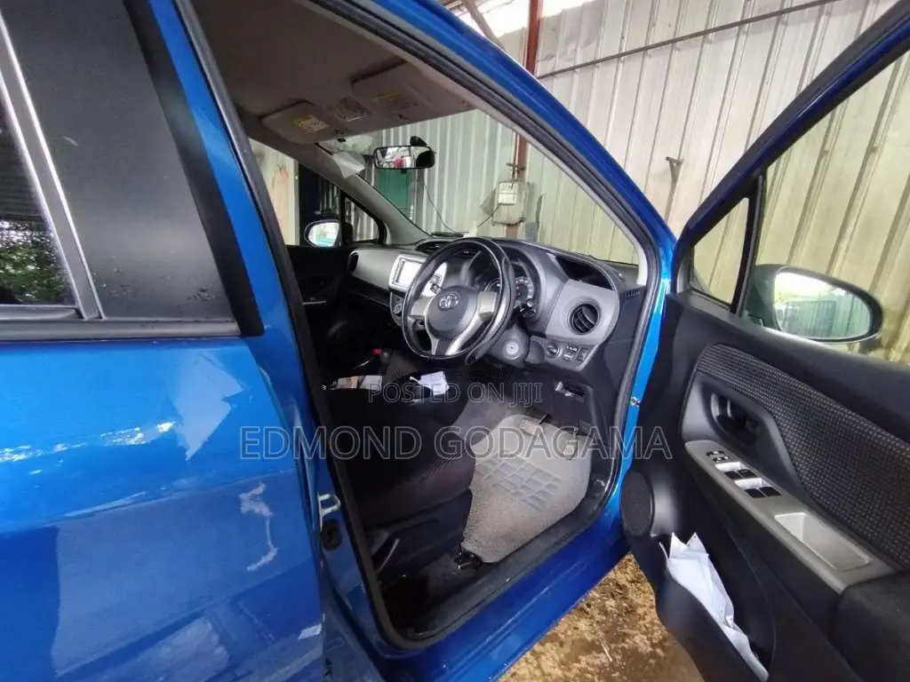 Toyota Vitz 2014 Car (Used)
